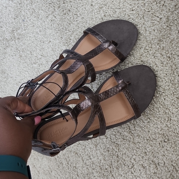 Kenneth Cole reaction strappy sandals - Picture 8 of 10